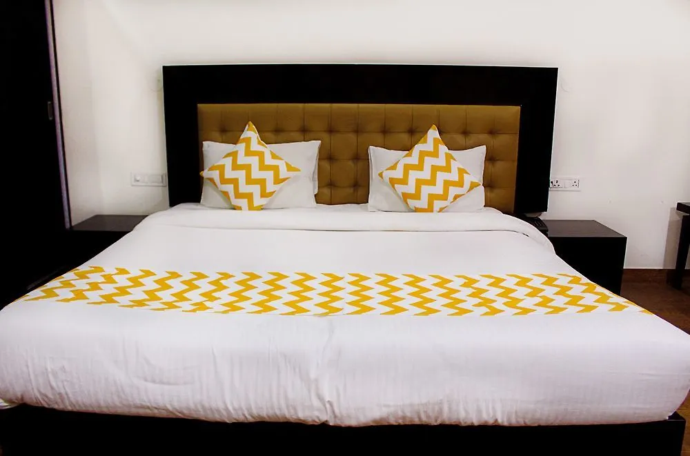 *** Hotel Fabhotel Lorenz Jasola Delhi  India