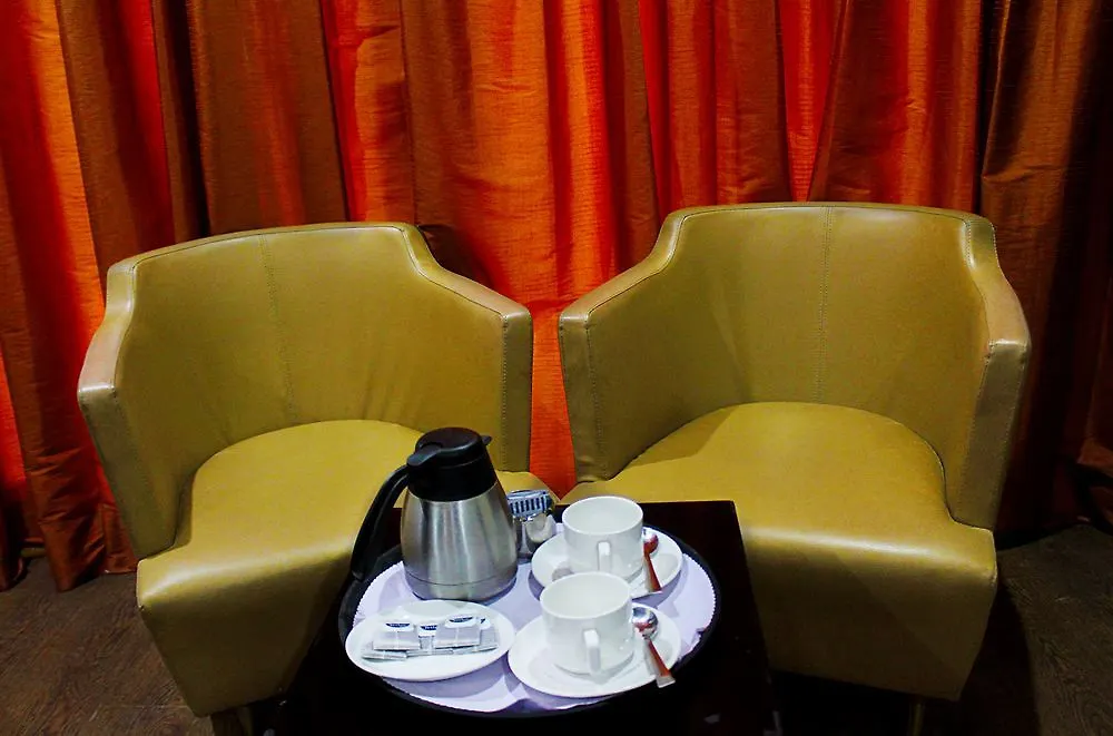 Fabhotel Lorenz Jasola Delhi  3*, Delhi (National Capital Territory of India) India